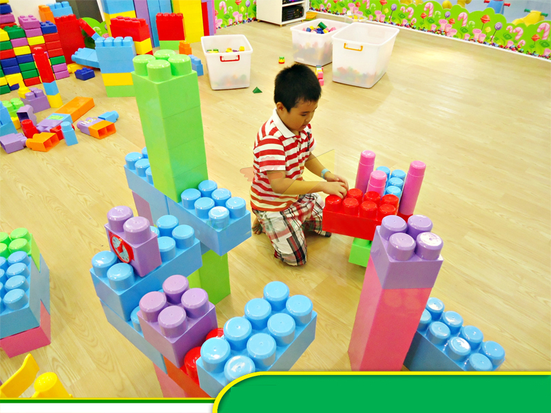 trò chơi xếp hình Lego - TOP 5+ trò chơi trẻ em tại khu vui chơi 
