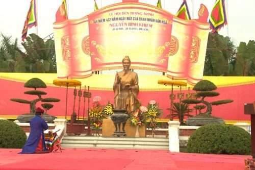 nguyen-binh-khiem